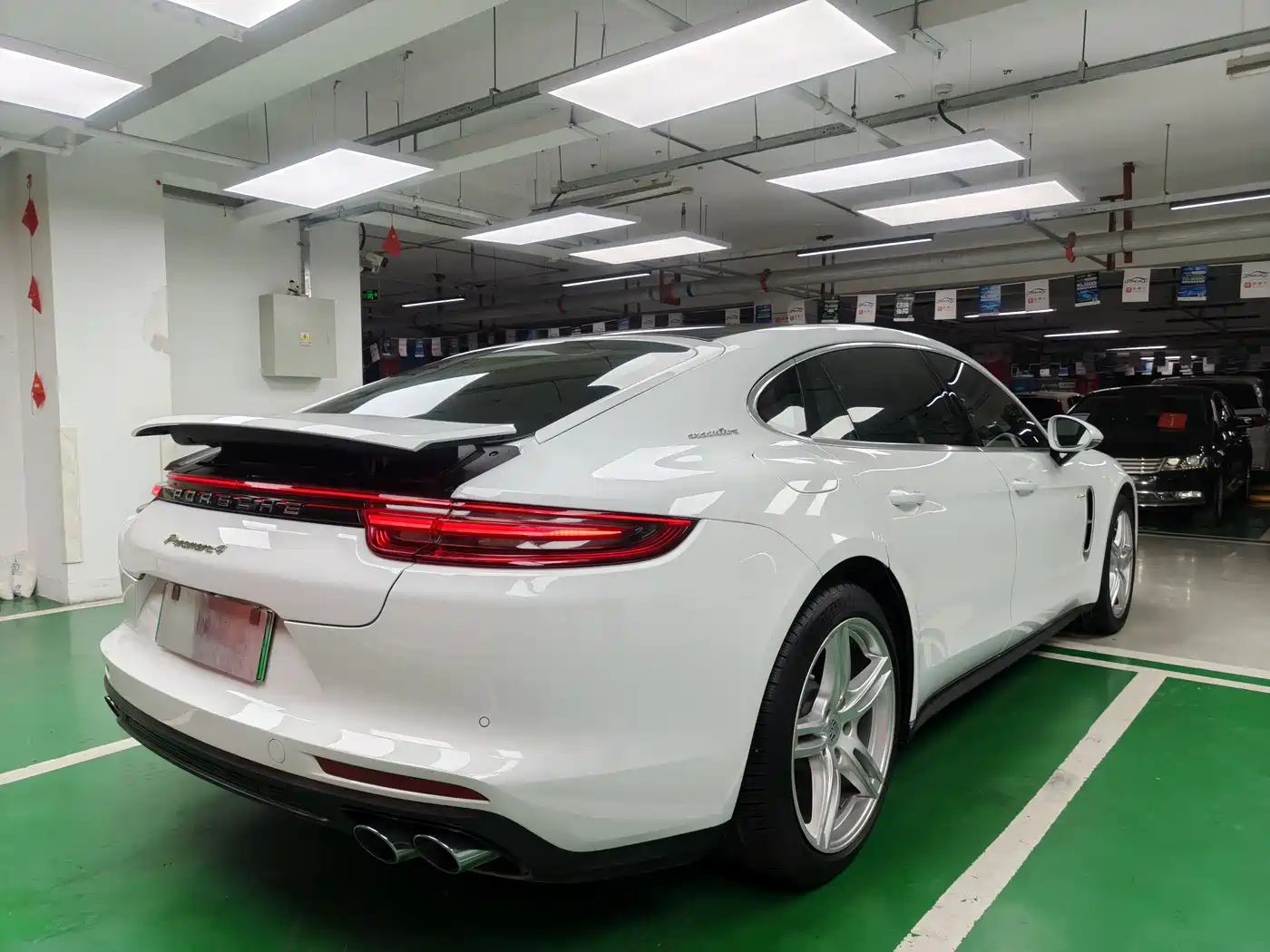 Porsche Panamera New Energy 2017 Panamera 4 E-Hybrid Executive Long Wheelbase 2.9T фото 5