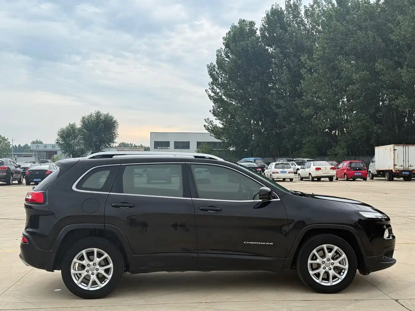 Фото 7 - Jeep Cherokee