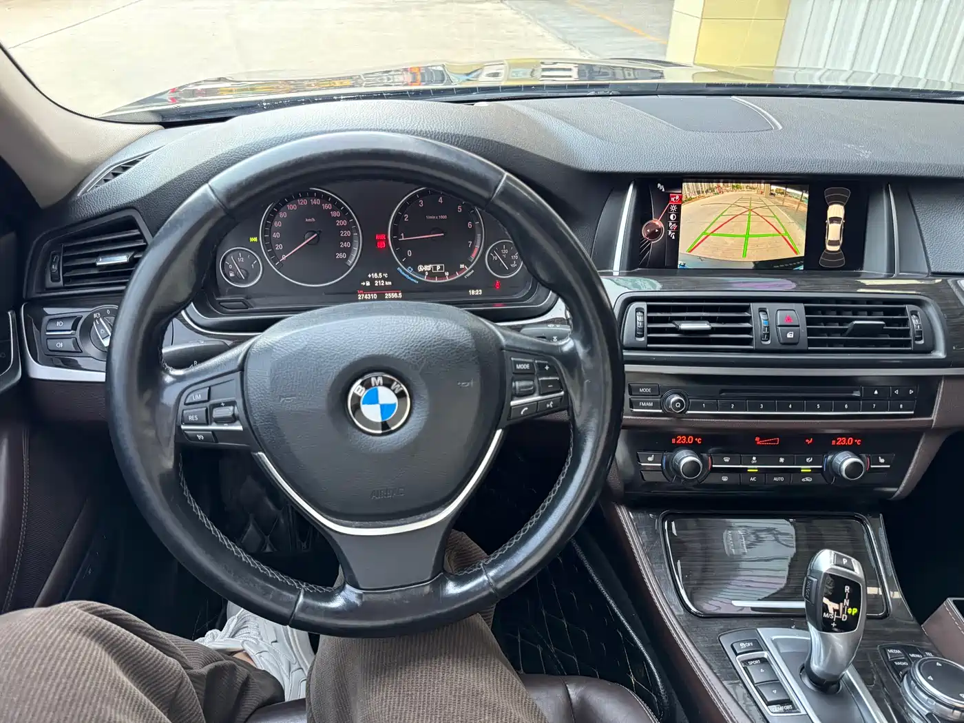 BMW 5 Series 2014 525Li Leading фото 10