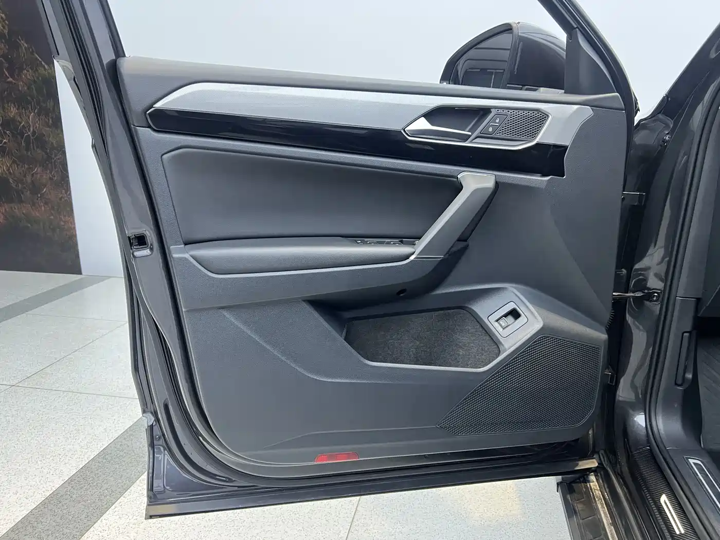 Volkswagen Tayron 2022 280TSI 2WD Luxury Smart Connect Edition фото 12