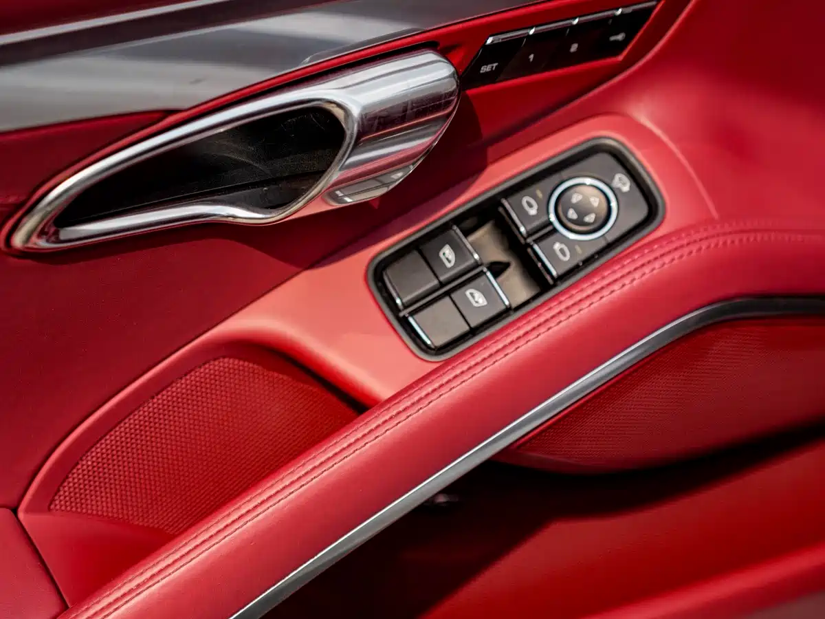 صورة 10 - Porsche 718