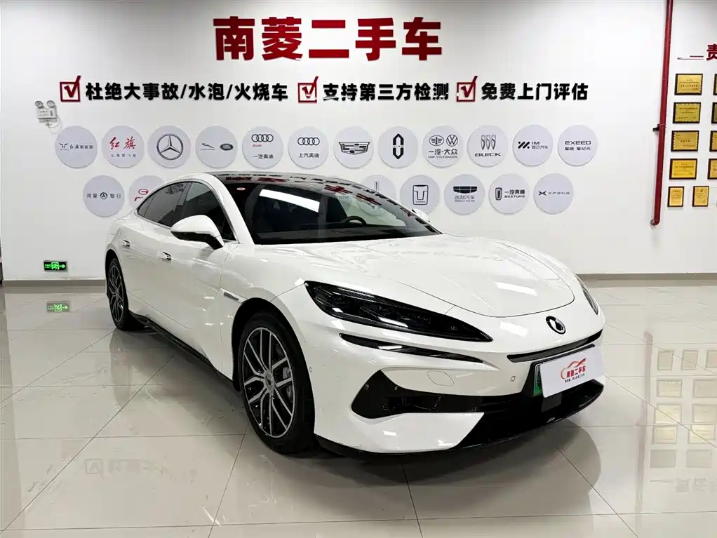 Denza Z9 2024 Model 1100km AWD Max Edition фото 3