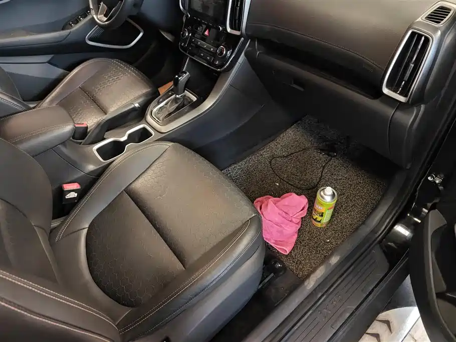 Hyundai Beijing Hyundai ix35 2018 2.0L Automatic 2WD Zhiyong·Enjoyment Edition фото 8
