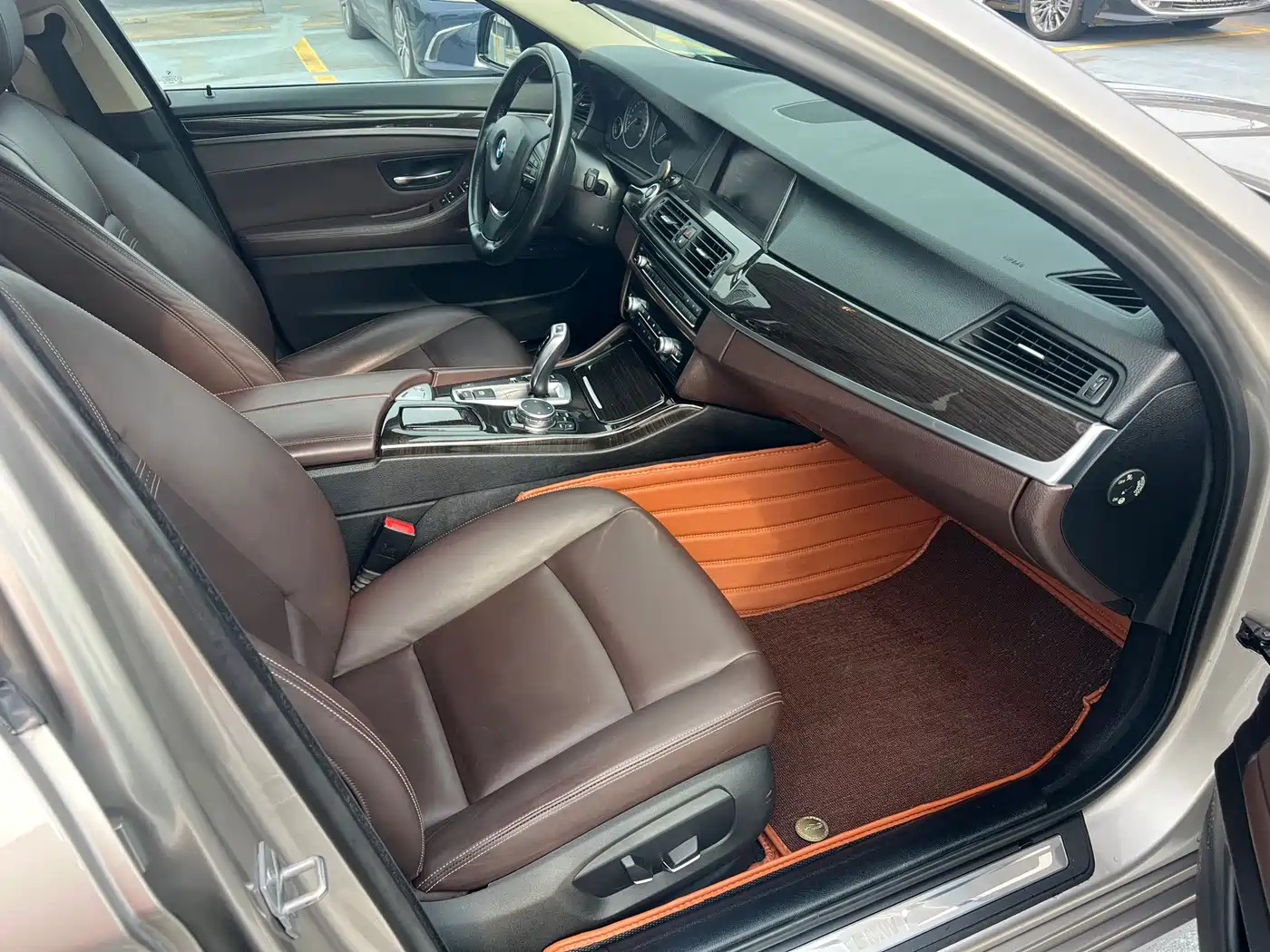 BMW 5 Series 2014 525Li Luxury Design Package фото 10