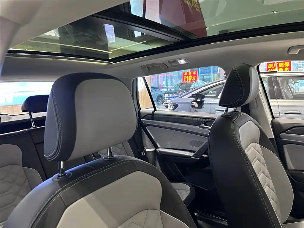 Volkswagen Tayron 2023 300TSI 2WD Luxury Plus Advanced Edition фото 6