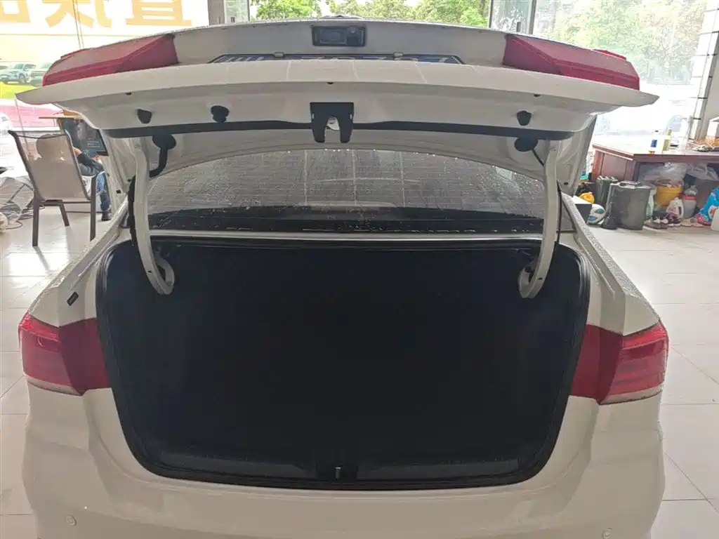 Volkswagen Santana 2018 1.5L Manual Trend Edition фото 18