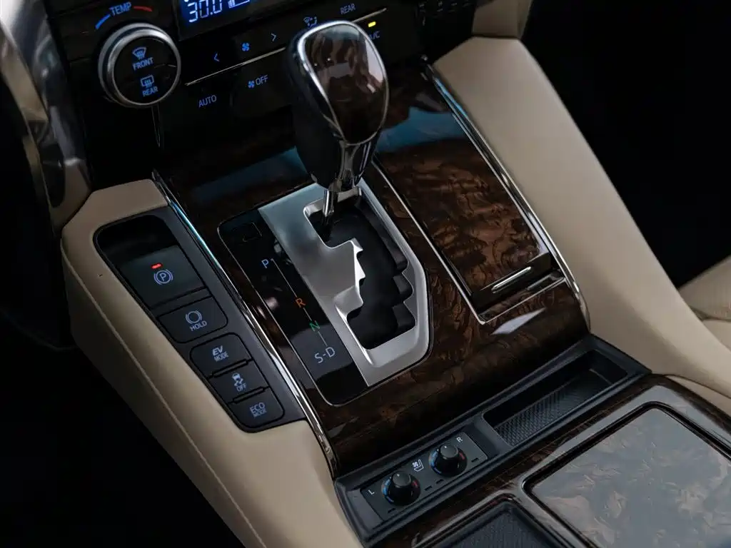 Toyota Alphard 2021 Hybrid 2.5L Luxury фото 15