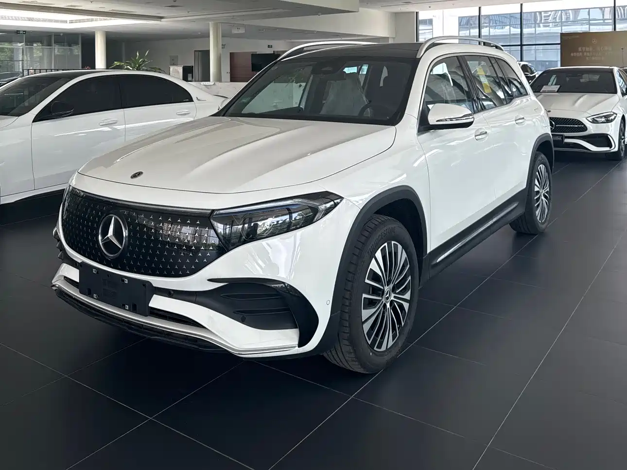 Mercedes-Benz EQB 2025 EQB 260