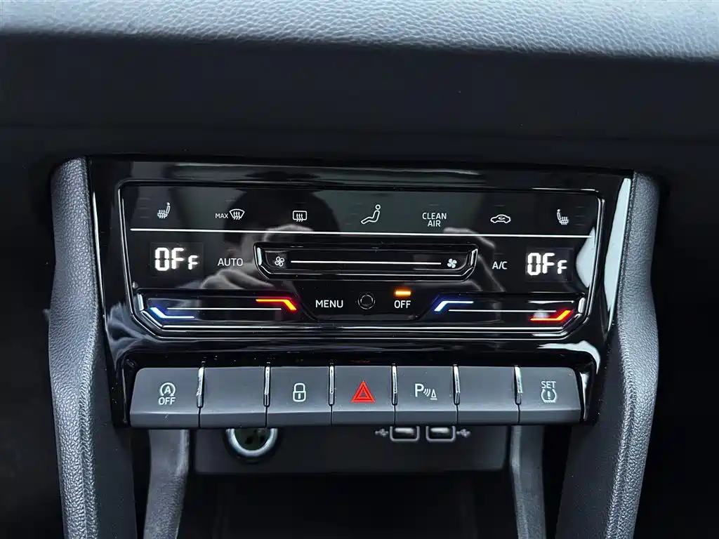 Škoda Karoq 2023 TSI280 Premium Edition фото 19