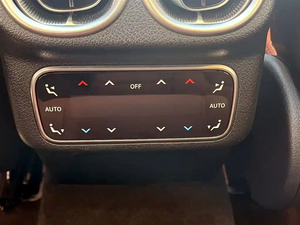 Mercedes-Benz GLC 2024 GLC 300 L 4MATIC Dynamic 5-seater фото 13