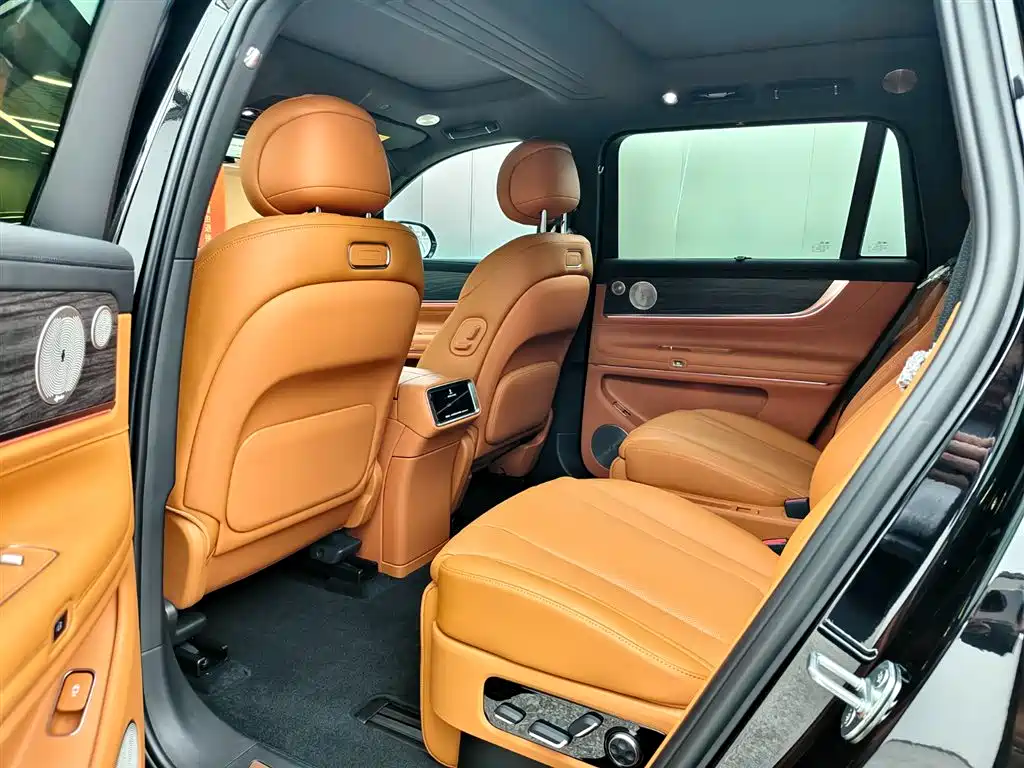 AITO Wenjie AITO M9 2025 Extended Range Ultra 52kWh 6-Seater фото 12