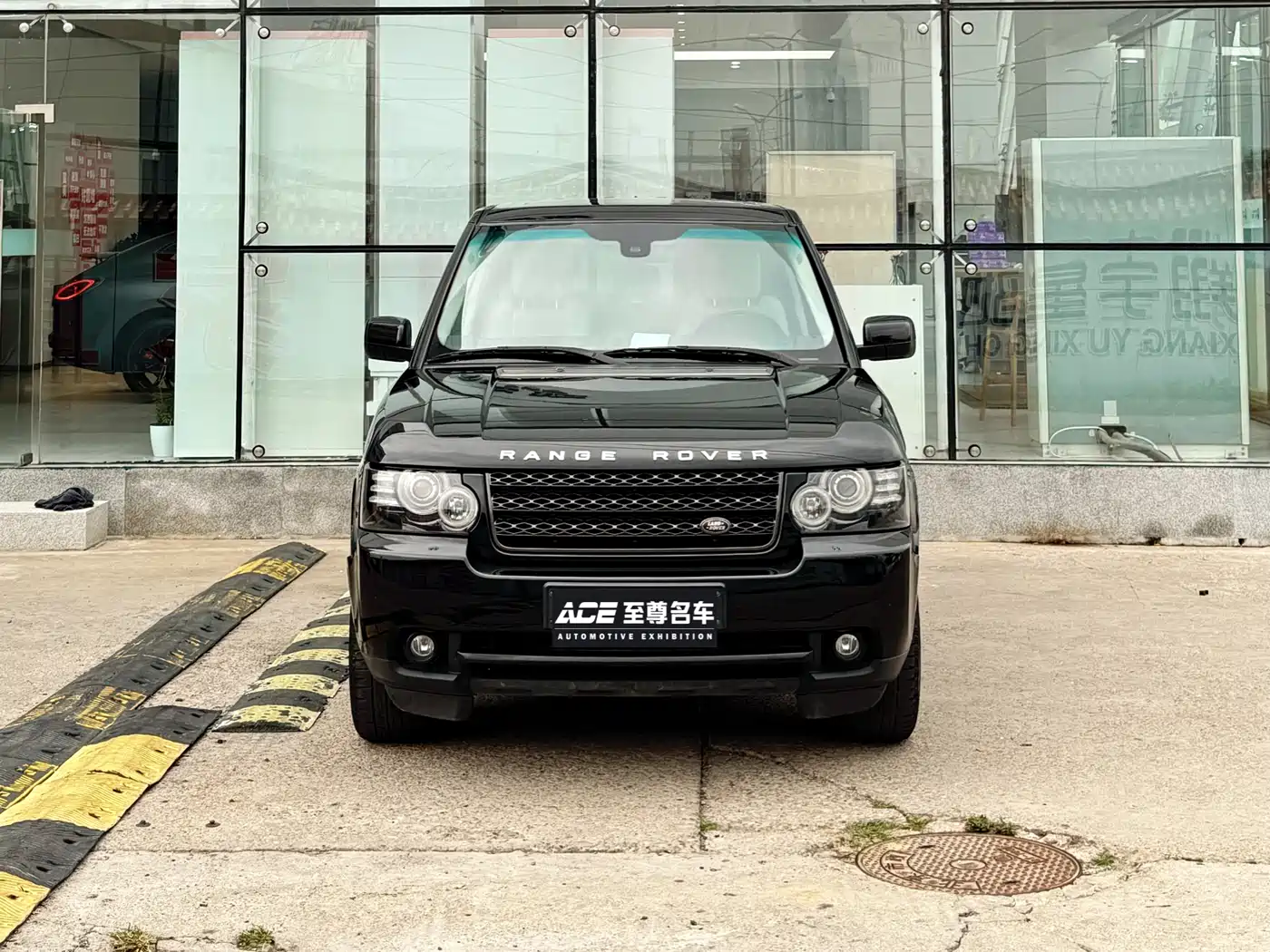 Land Rover Range Rover 2012 5.0 NA V8 фото 2