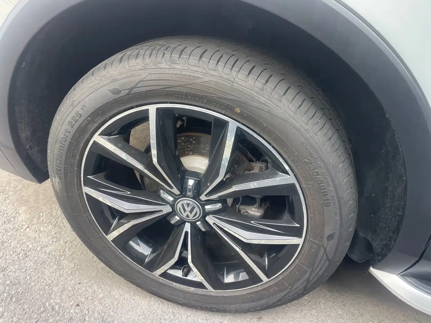 Volkswagen Tiguan L 2019 330TSI Automatic 2WD Smart Luxury Edition China VI фото 17