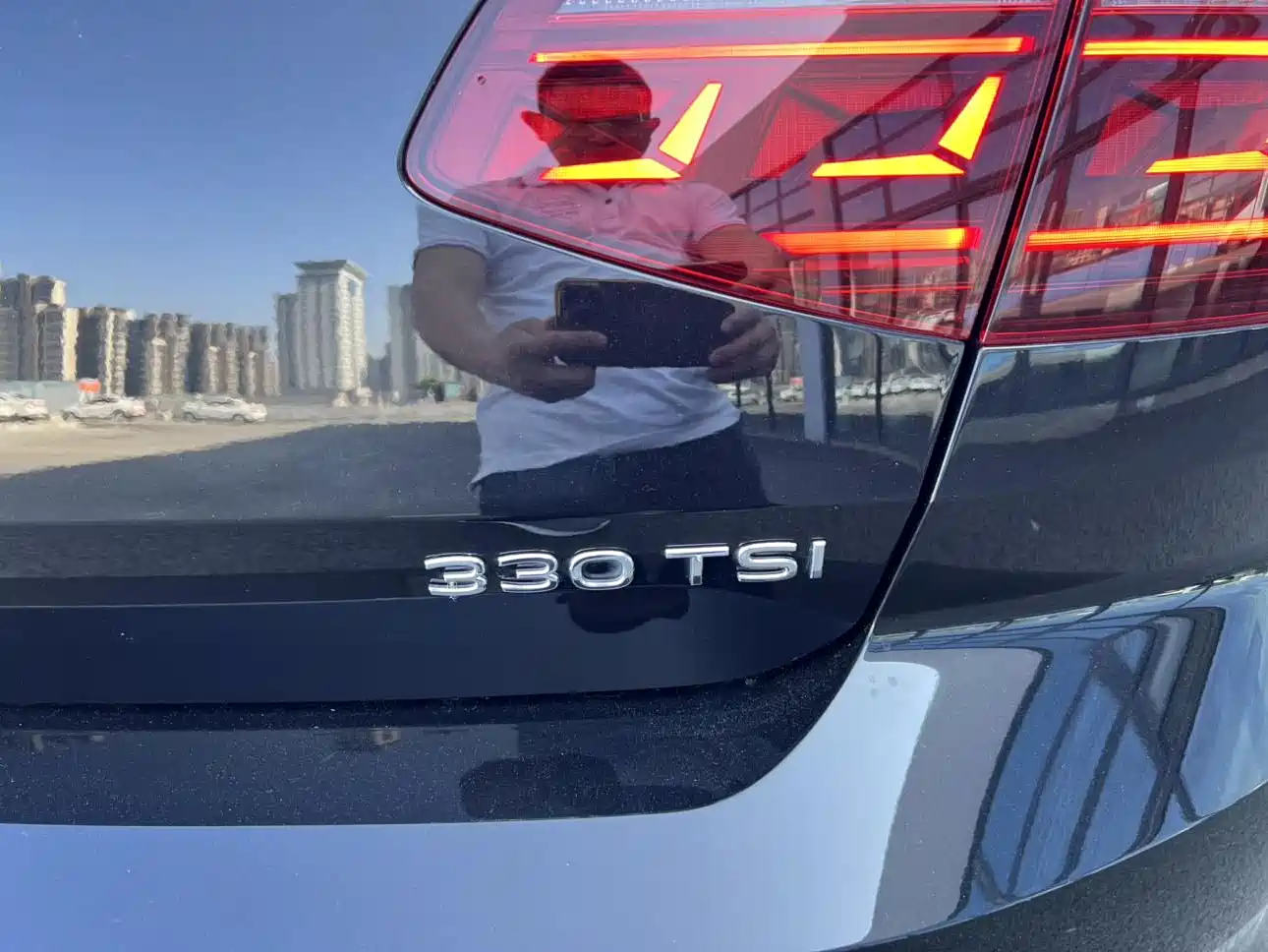 Volkswagen Magotan 2023 Model 2 Million Commemorative Edition 330TSI DSG Luxury фото 12