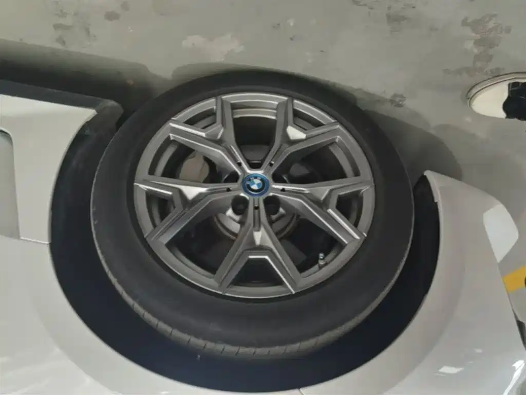 BMW i3 2024 eDrive 35 L фото 23