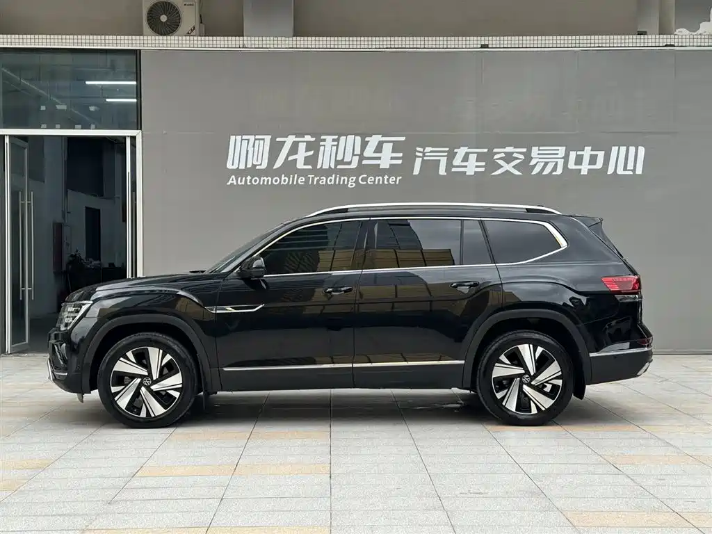 Volkswagen Teramont 2023 330TSI FWD Premium Luxury Edition фото 18