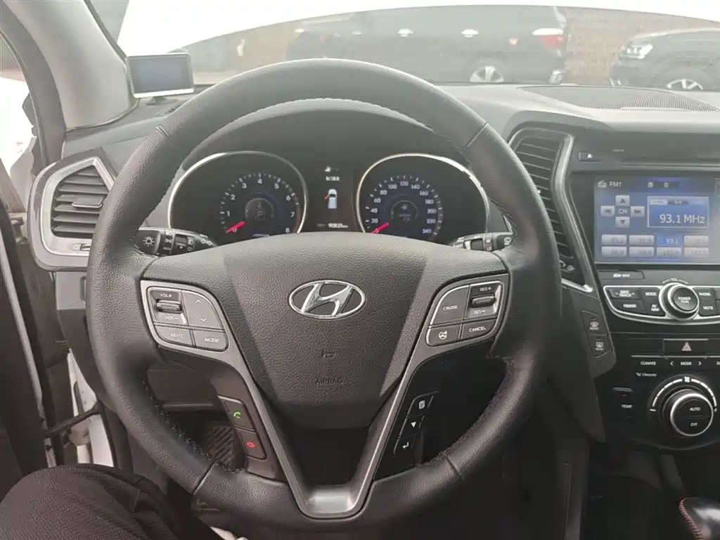 Hyundai Santa Fe 2013 Facelift 2.4L Automatic 4WD Smart фото 11