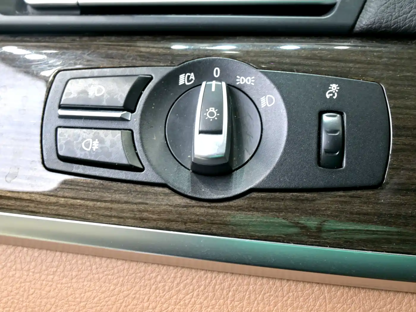 BMW 7 Series 2013 Model 730Li Leading фото 24
