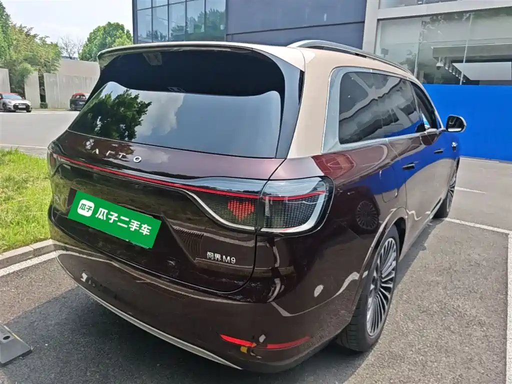 AITO Wenjie AITO M9 2025 Extended Range Ultra 52kWh 5-Seater фото 12