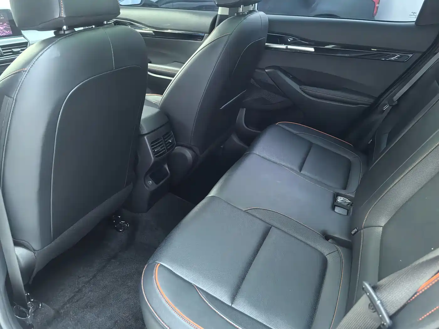 Kia Seltos 2023 1.5L CVT Premium Edition фото 9