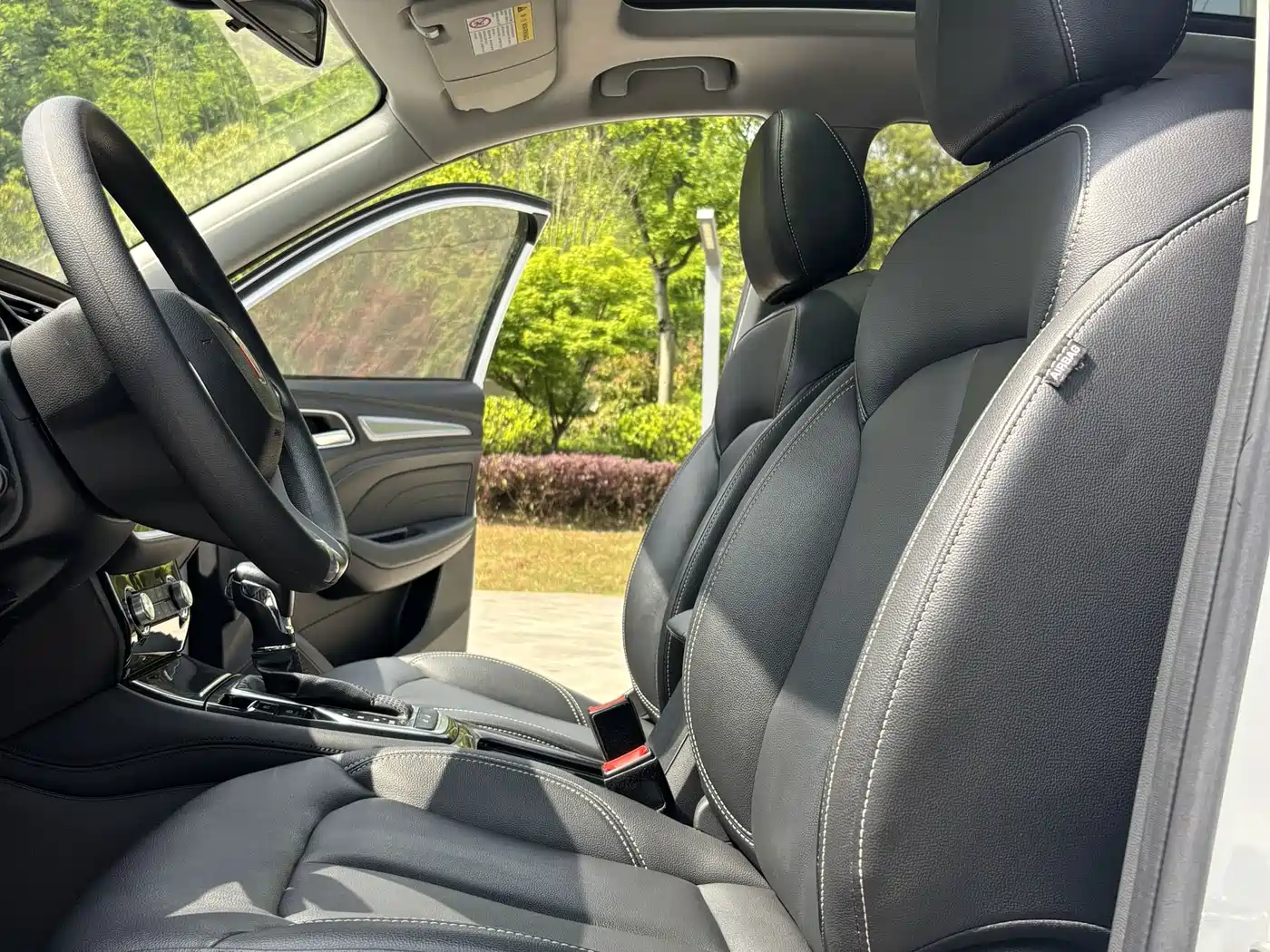 Roewe RX3 2020 2020 1.6L CVT 4G Ultra Comfort Flagship