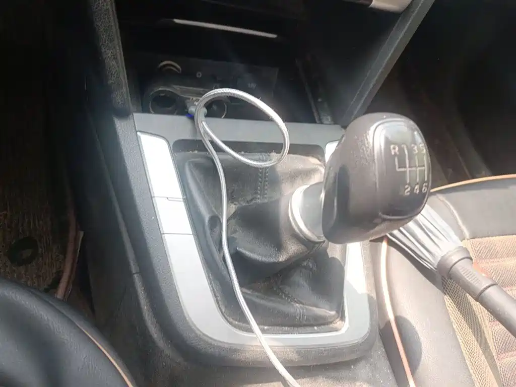 Hyundai Elantra 2016 1.6L Manual Smart·Youth Edition фото 7