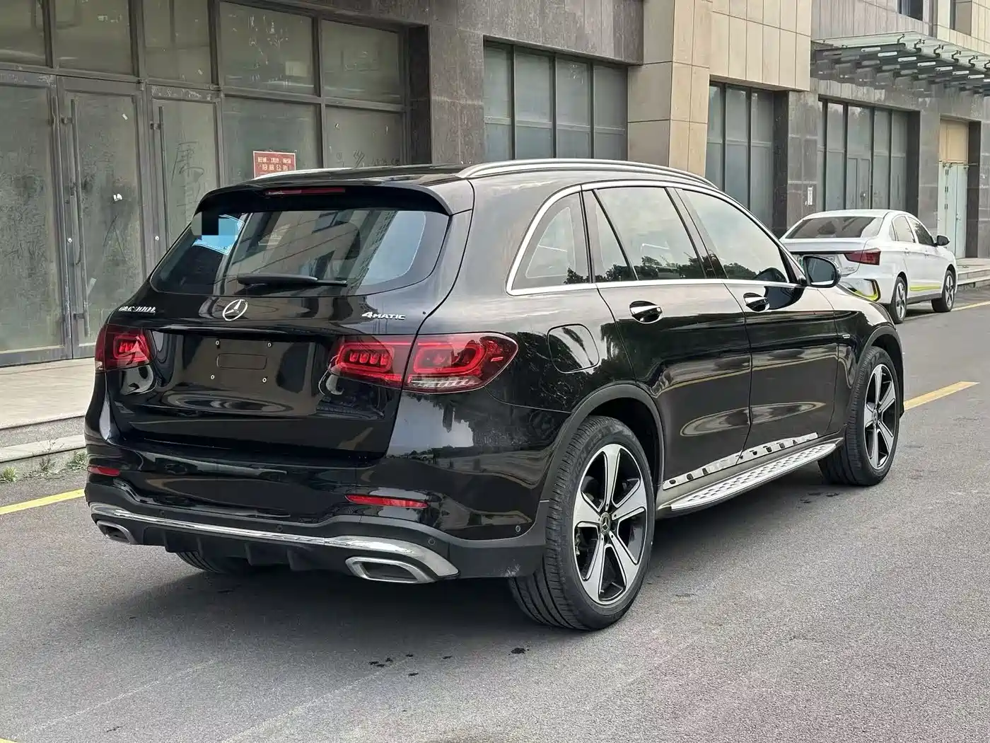 MERCEDES-BENZ GLC