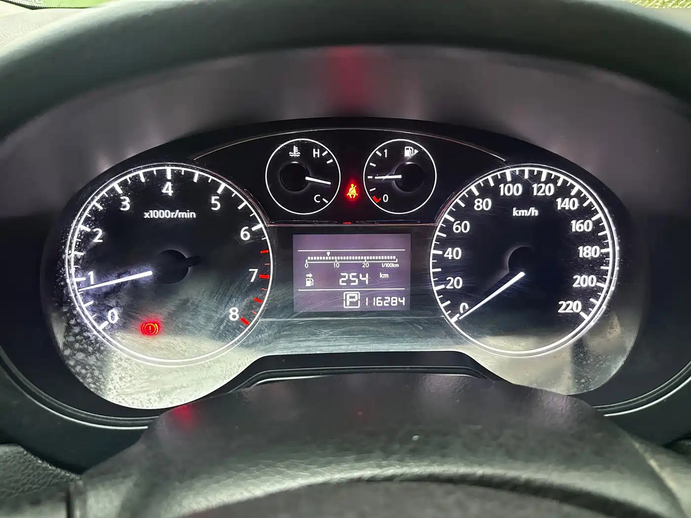 Фото 9 - Nissan Tiida