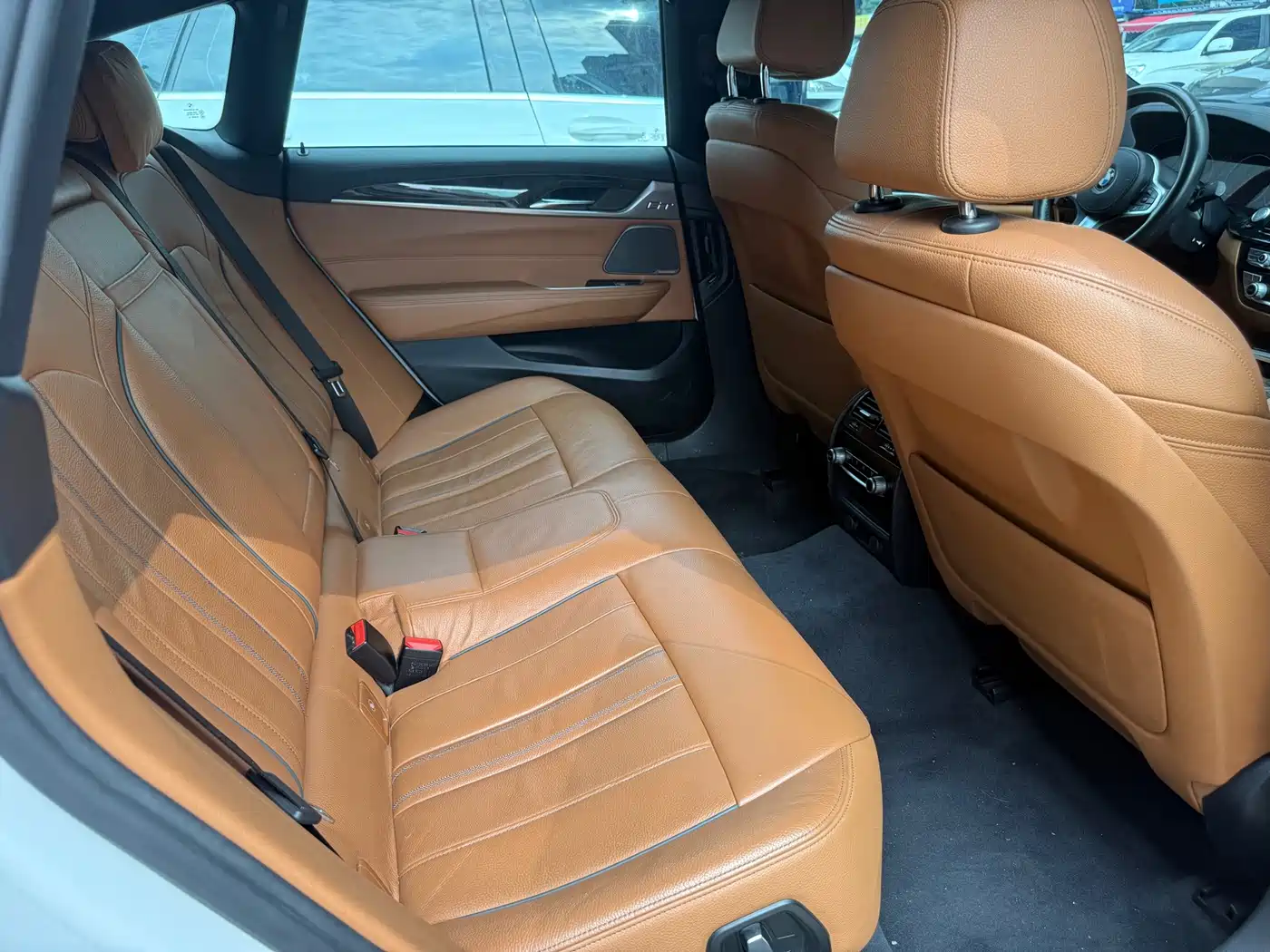 Photo 16 - BMW 6 Series GT
