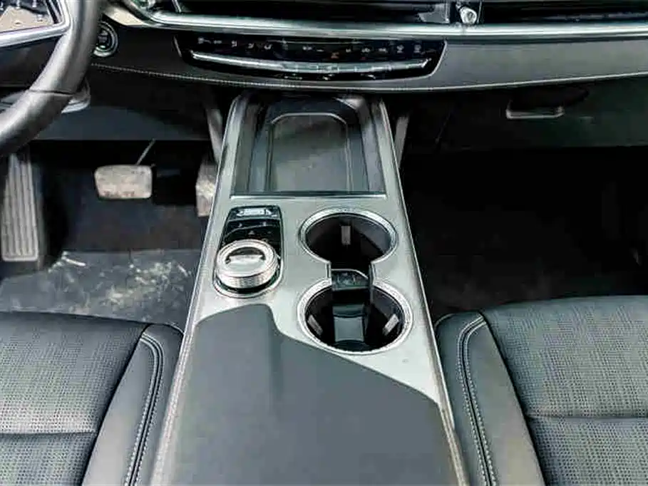 Cadillac XT5 2025 2.0T Luxury фото 14