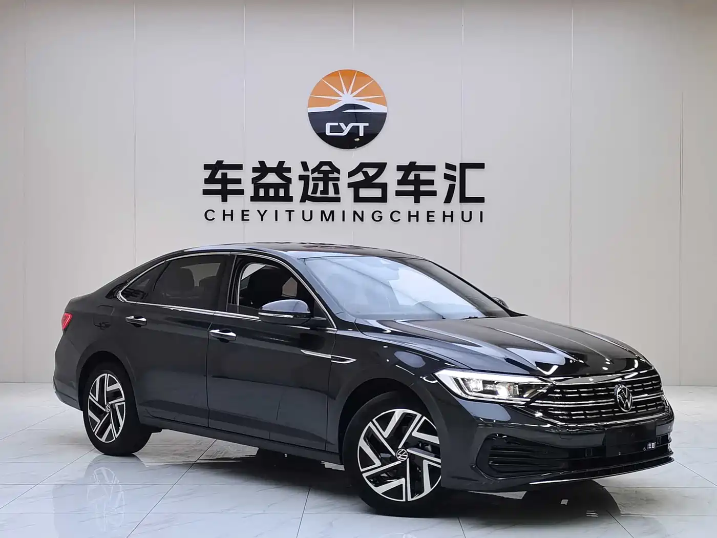 Volkswagen Sagitar 2023 300TSI DSG Surpassing Edition фото 3