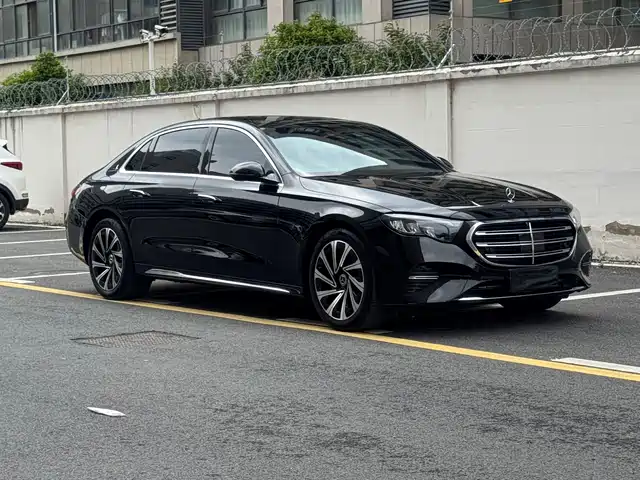 Mercedes-Benz E-Class 2024