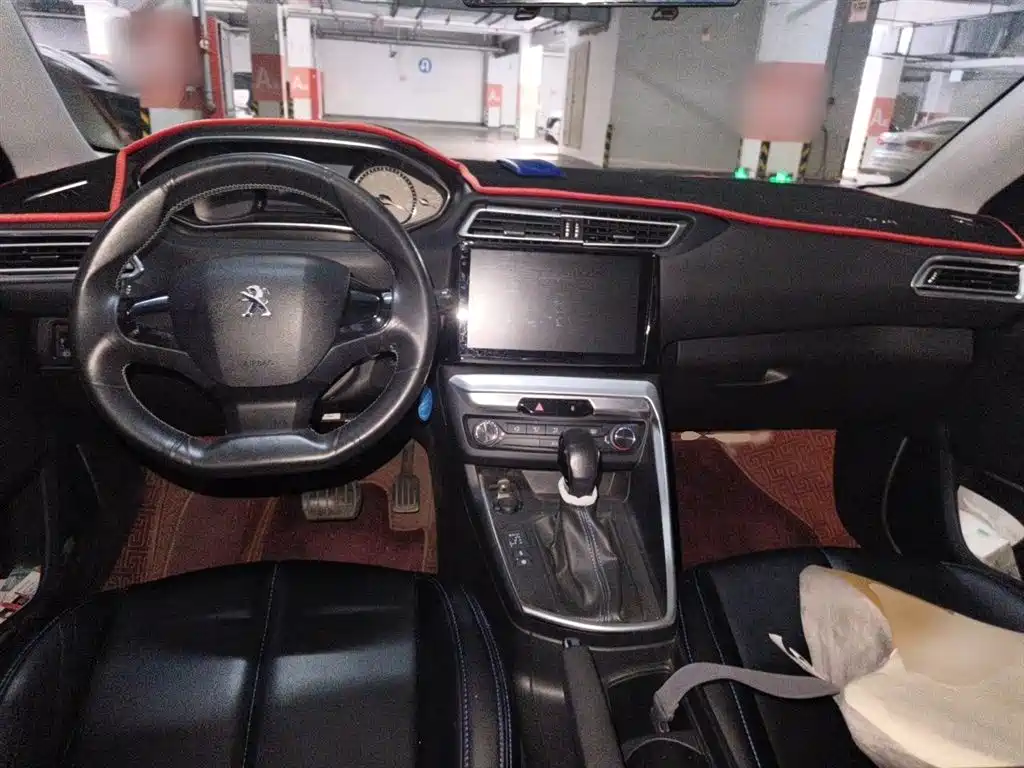 Peugeot 308 2018 1.6L Auto Fashion Edition фото 13