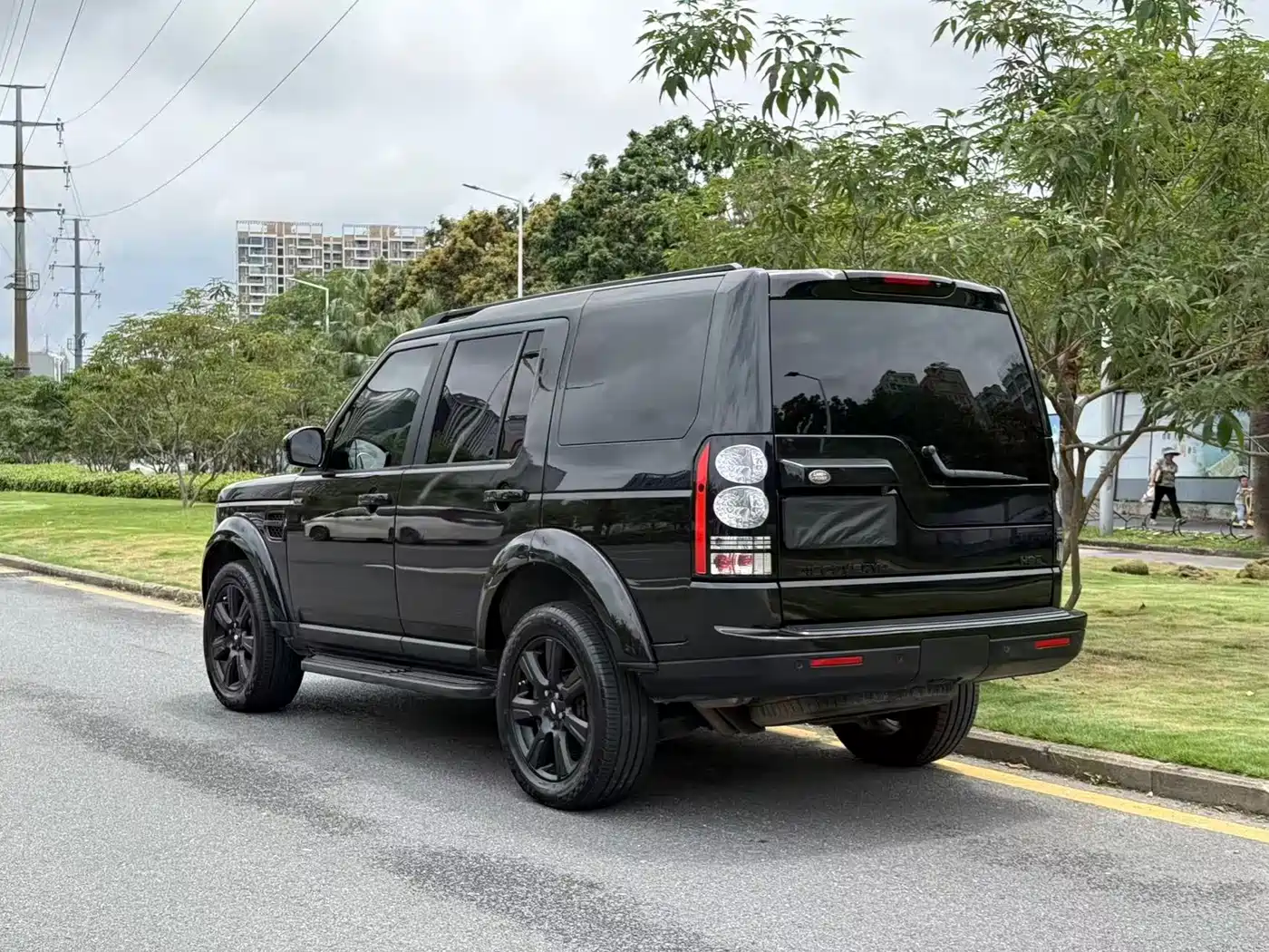 Land Rover Discovery 2015 3.0 SC V6 SE фото 6