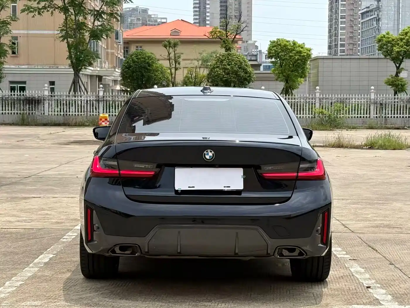 BMW 3 Series 2024 325Li M Sport Shadowline Package фото 10