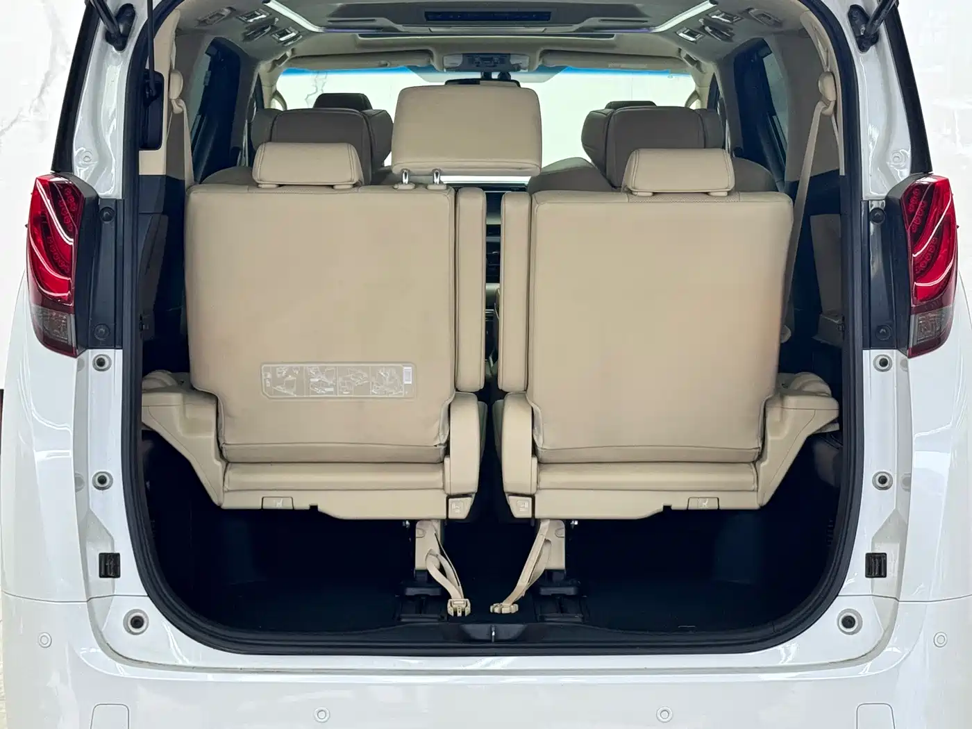 Toyota Alphard 2015 3.5L Premium Edition фото 24