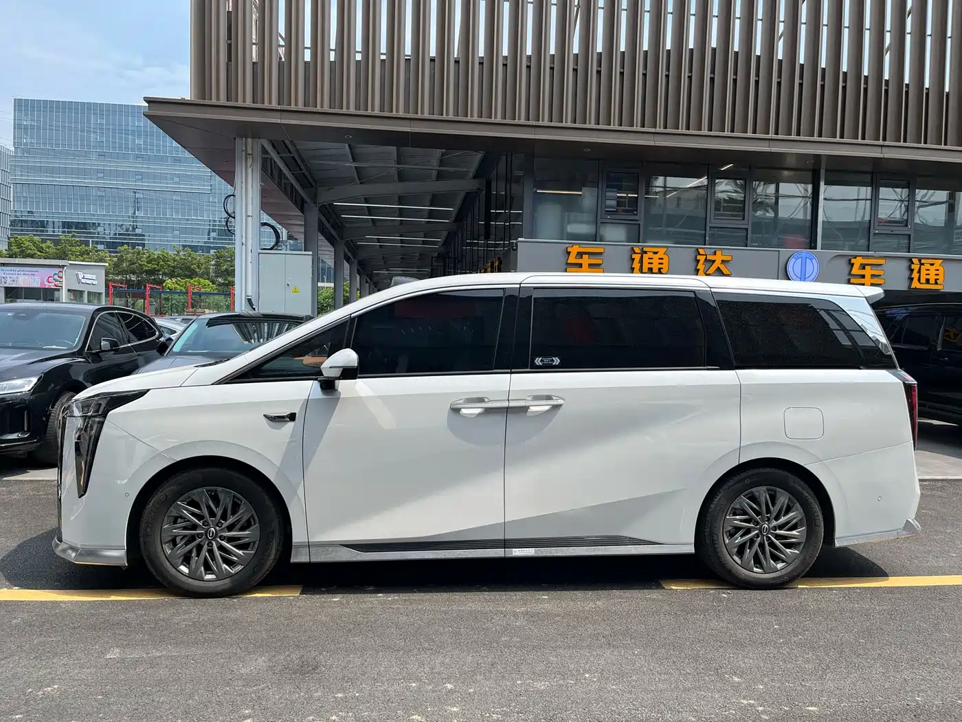 GAC Trumpchi Trumpchi Xiangwang M8 2025 2025 Model QianKun Series Ultra First Class