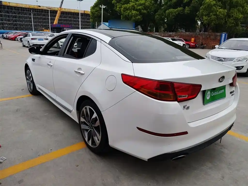 Kia K5 2015 2.0L Automatic LUX фото 5
