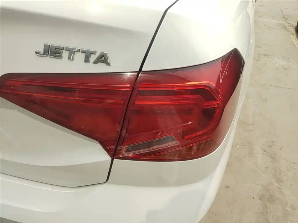 Volkswagen Jetta 2017 1.5L Manual Fashion фото 8