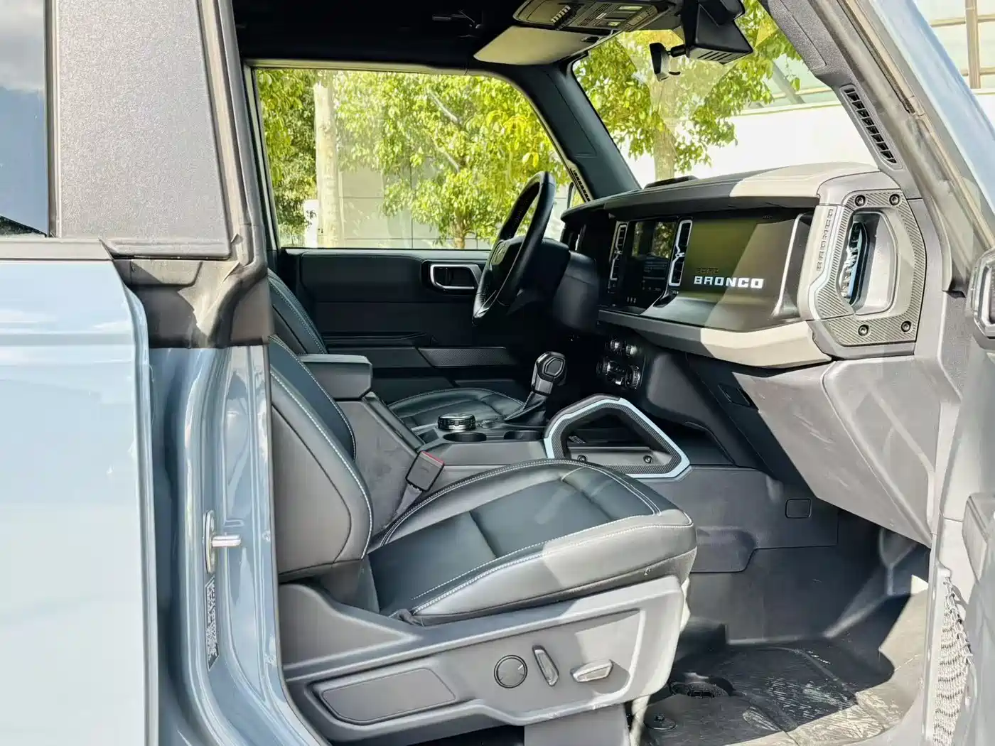 Ford Bronco 2026 2024 2.3T Black Diamond