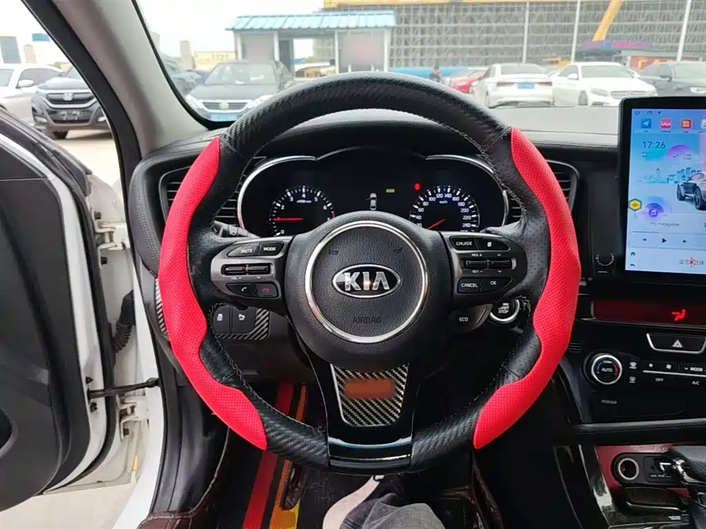 Kia K5 2015 2.0L Automatic LUX фото 11
