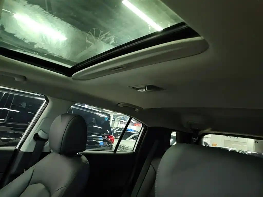 Hyundai Beijing Hyundai ix35 2018 2.0L Automatic 2WD Zhiyong·Enjoyment Edition фото 18