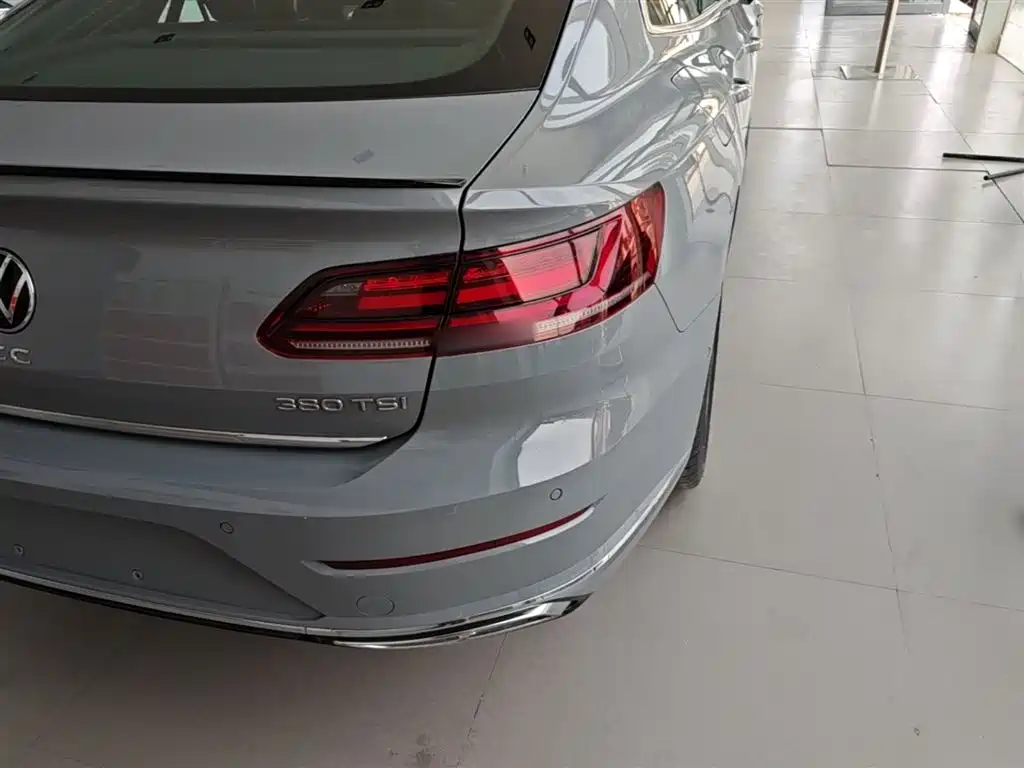 Photo 8 - Volkswagen CC