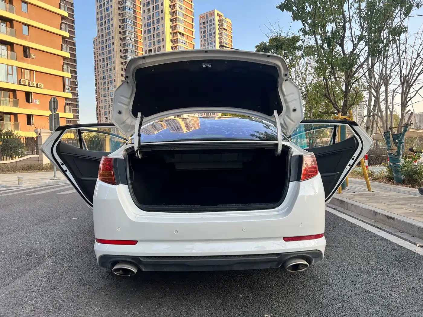 Kia K5 2012 2.0L Automatic DLX фото 16
