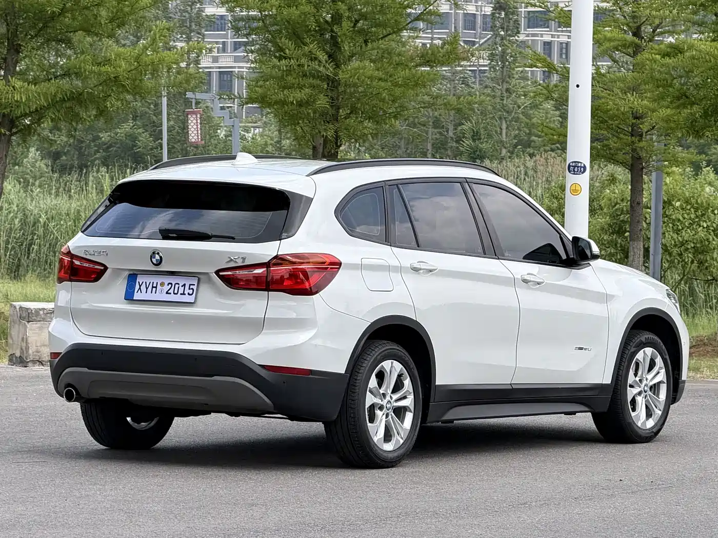 BMW X1 2016 sDrive18Li Premium Model фото 18