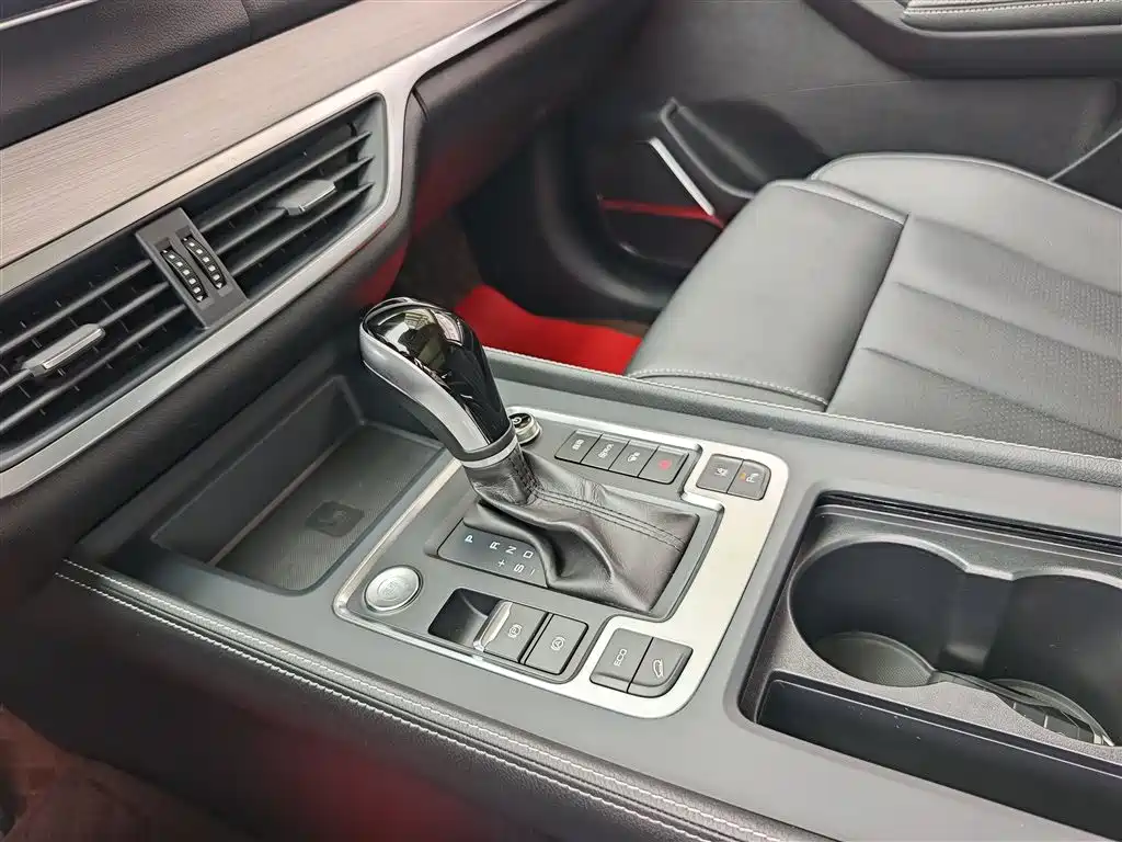 BYD Tang 2018 2.0T Automatic Smart Connection Honor Edition 7-Seater China V фото 17