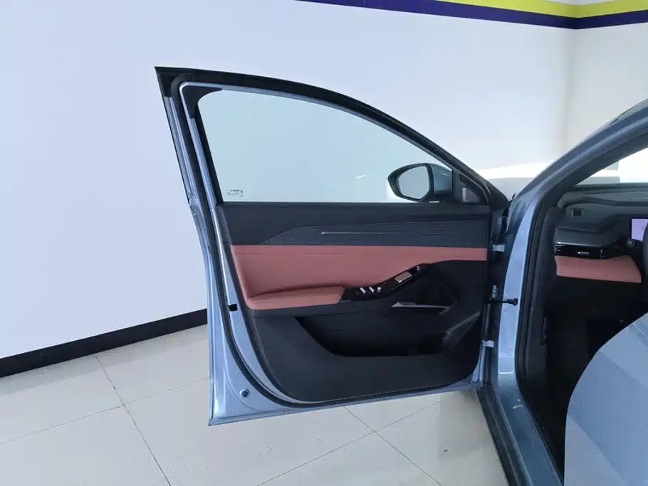 Geely Galaxy Galaxy L6 2025 2025 EM-i 140km Starship Edition
