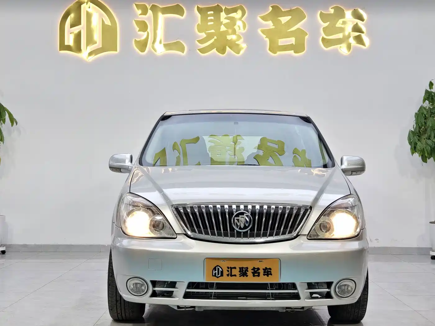 Фото 2 - Buick GL8
