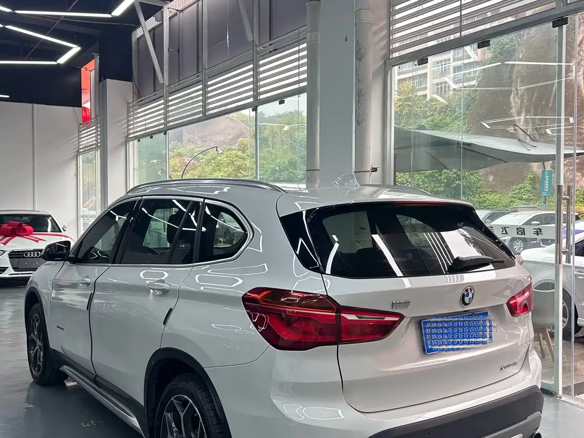 BMW X1 2018 xDrive20Li Premium Model фото 5