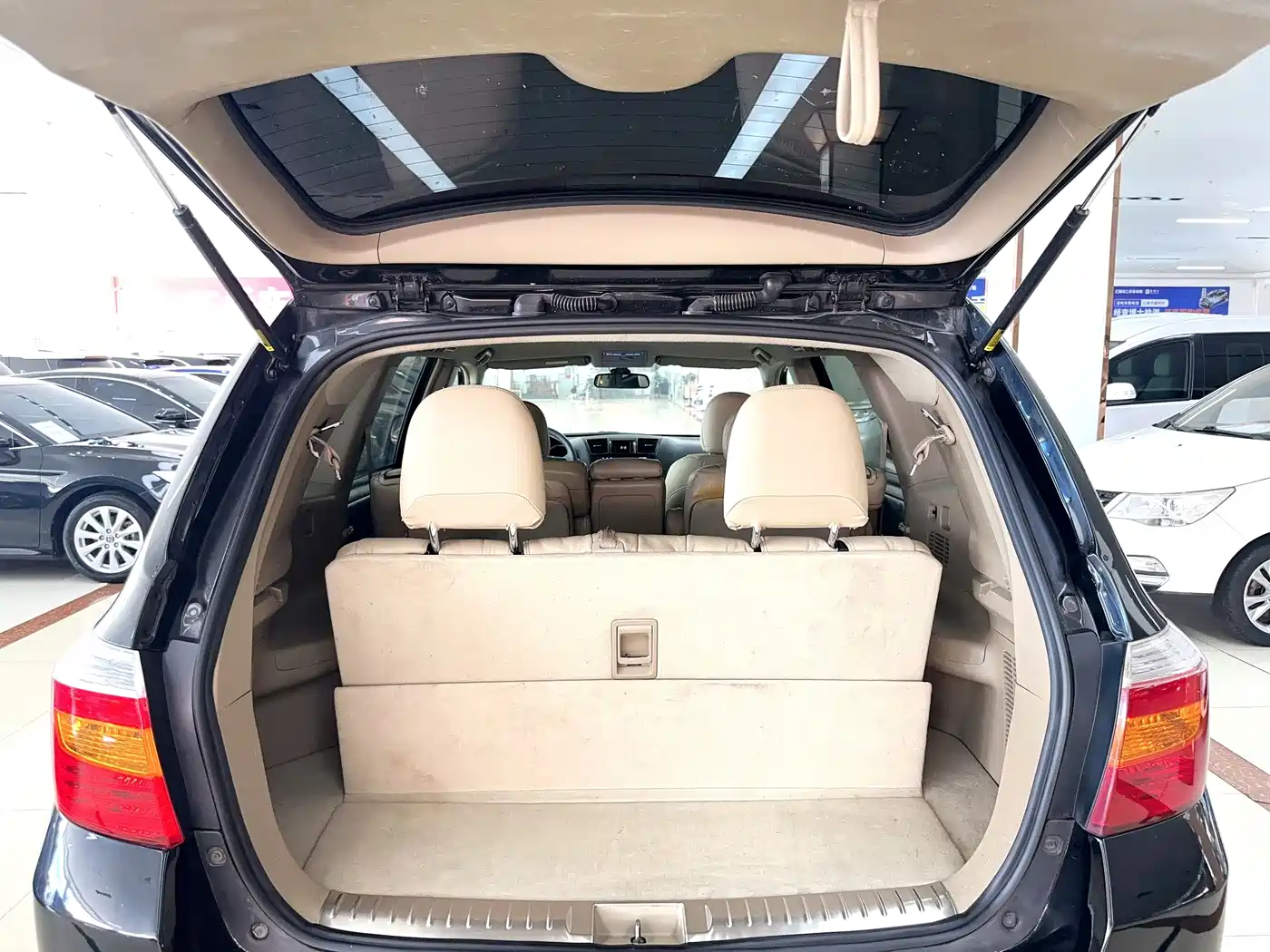 Toyota Highlander 2009 2.7L 2WD 7-seater Elite Edition фото 18